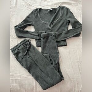 Aritzia Set